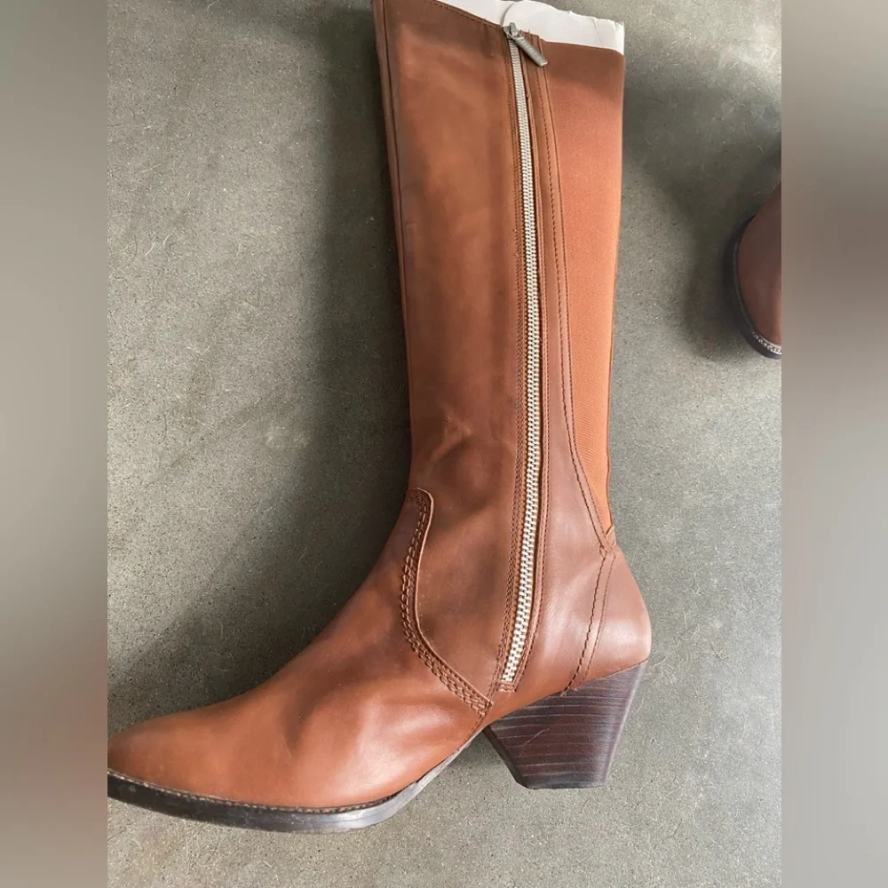 New knee length leather boots - Picture 5 of 8